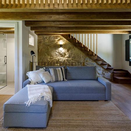 Hermoso Molino Restaurado A Pie Del Rio En Vigo Kültér fotó