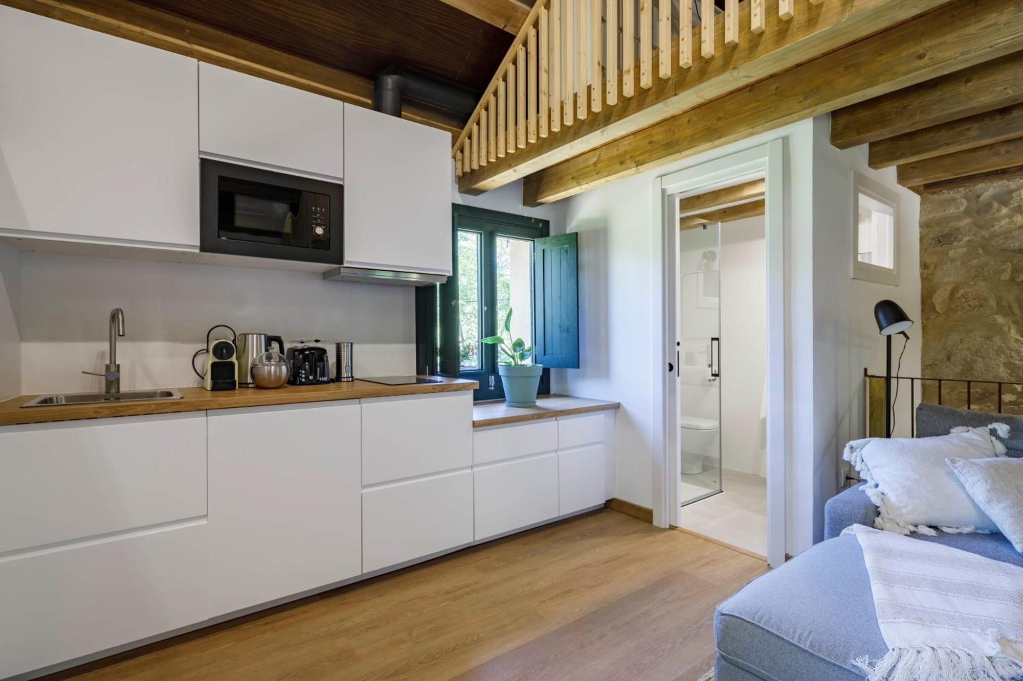 Hermoso Molino Restaurado A Pie Del Rio En Vigo Kültér fotó